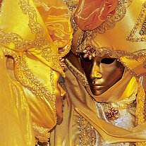 Unterhaltung zwischen Masken