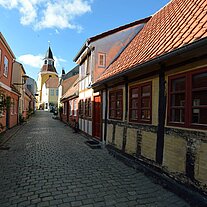 Straßenzug Tårngade zur Kirche
