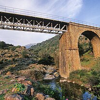 Eisenbahnbrücke vor Ponte Leccia