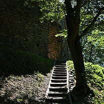 Treppe zum Tor
