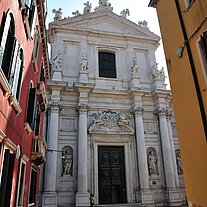 Kirche hinter dem Fundamento Nuove