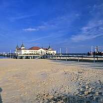 Landungsbrücke mit Haus