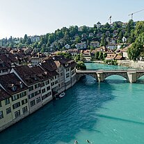 Blick von der Nydeggbrücke auf die Aare