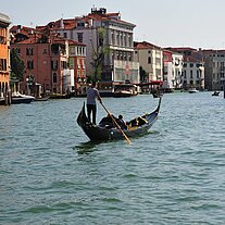 Gondolieres auf dem Canale Grande